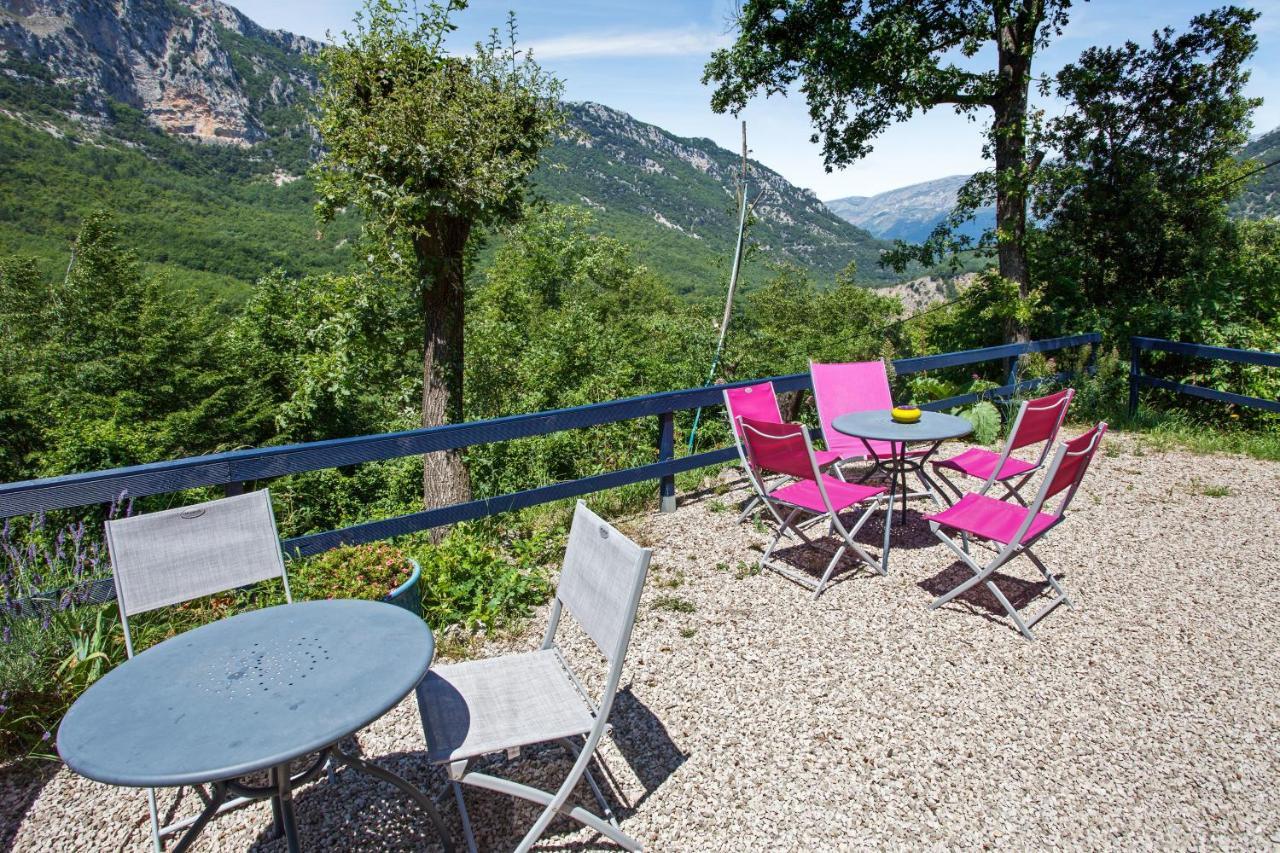 Chambre D'Hotes La Cascade Courmes Екстериор снимка